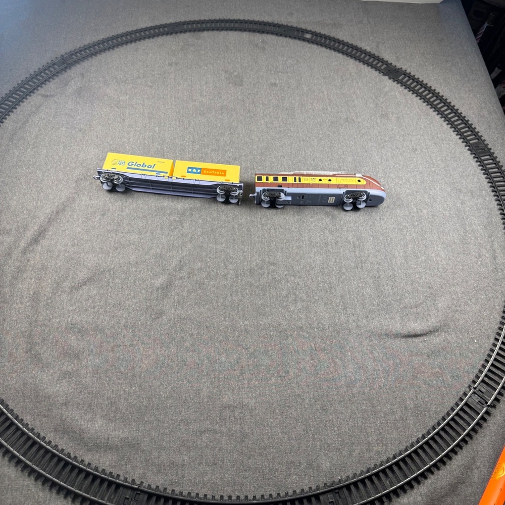 Wow Toys Trans Europ VT 153520K Train Engine ,Global R&F SeaTrain Cargo Cars Set